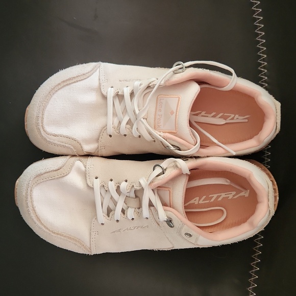 Altra Lone Peak Trail Runners, leather and canvas, size 9 - Picture 1 of 6